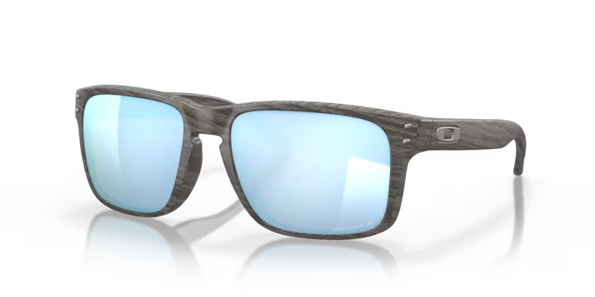 Occhiali da Sole Oakley Holbrook 9102 – Icona di Stile e Performance