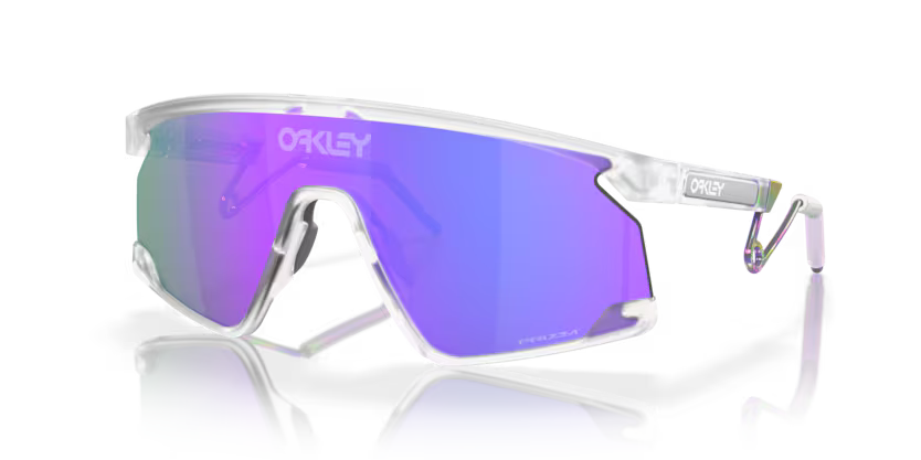 Occhiali da Sole Oakley 9237 BXTR Metal – Stile Urban e Spirito Heritage