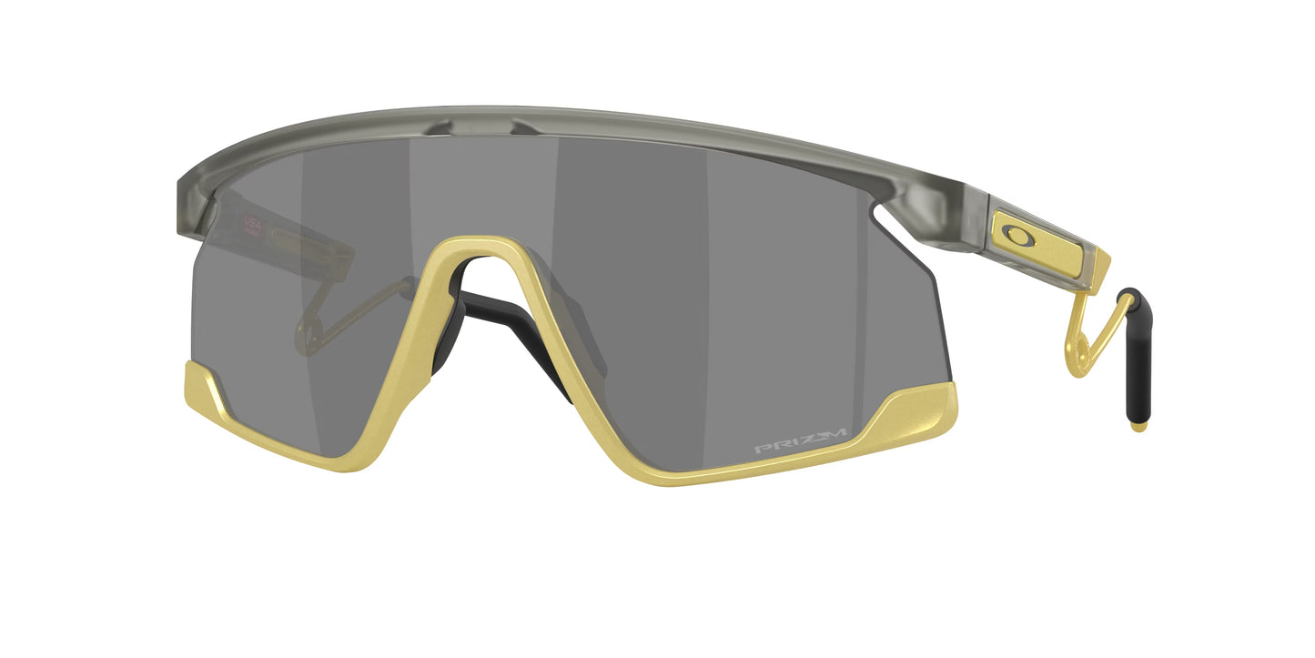 Occhiali da Sole Oakley OO9237 BXTR Metal – Stile Urban e Spirito Heritage