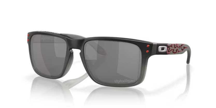 Occhiali da Sole Oakley Holbrook 9102 – Icona di Stile e Performance
