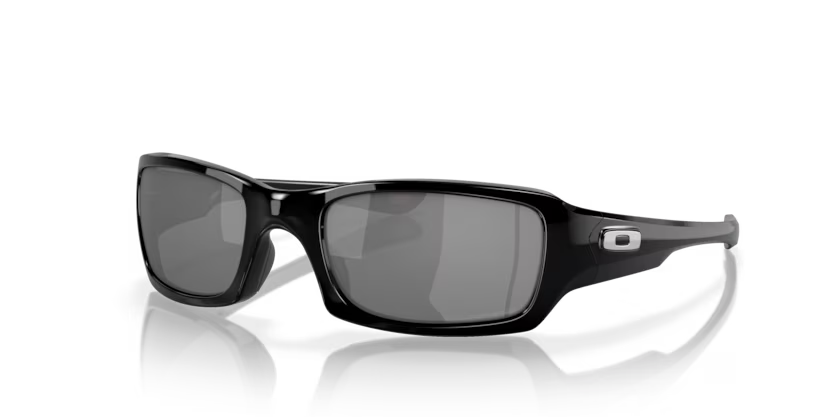 Occhiali da Sole Oakley Fives Squared 9238 – Stile Compatto e Carattere Urbano