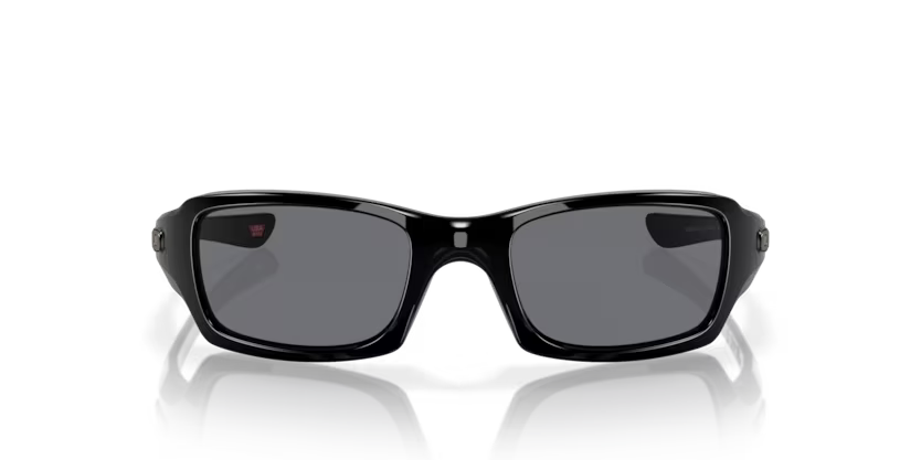 Occhiali da Sole Oakley Fives Squared 9238 – Stile Compatto e Carattere Urbano