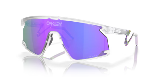 Occhiali da Sole Oakley 9237 BXTR Metal – Stile Urban e Spirito Heritage