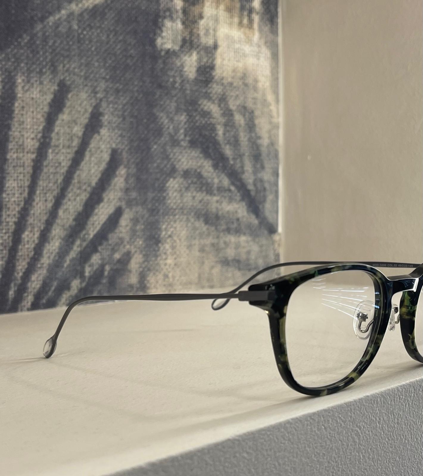 Occhiale da vista Eyes G896 – Stile rotondo e fascino contemporaneo